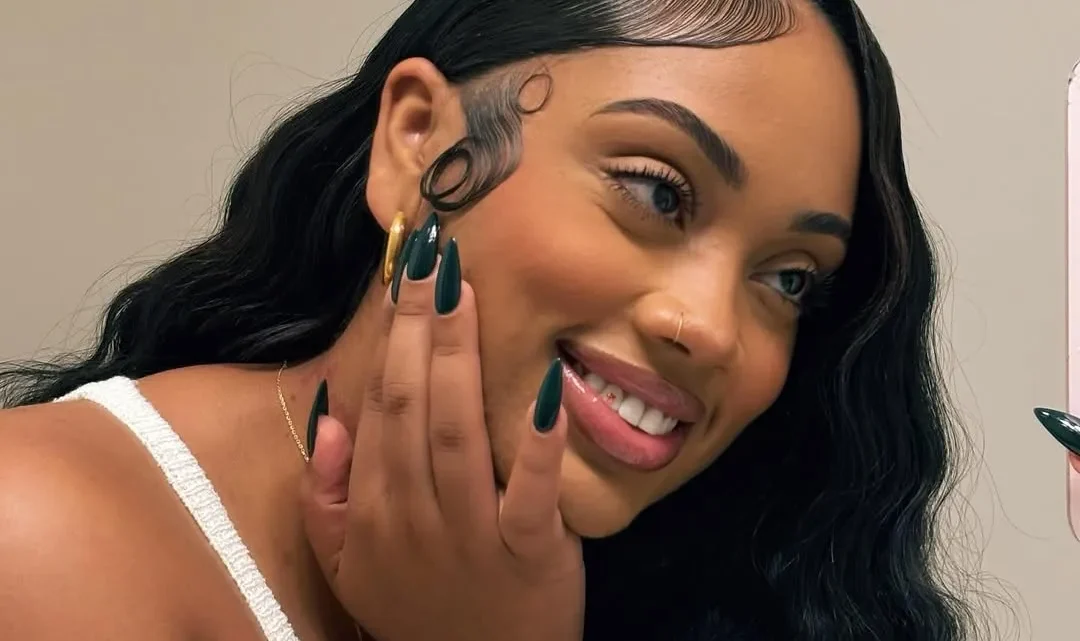Jaliyah Monet, also known as JaliyahMa, has carved a niche for herself in the dynamic landscape of social media. As an American YouTuber and influencer
